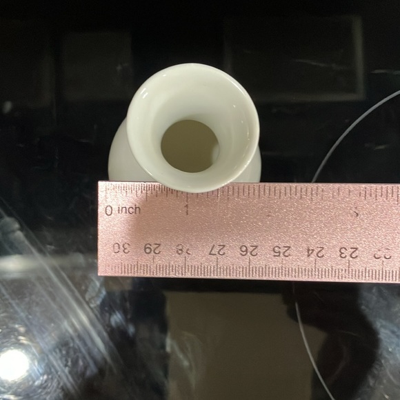 Precious Moments vase - Picture 4 of 5